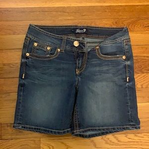 Seven7 - 6” inseam medium wash Jean shorts